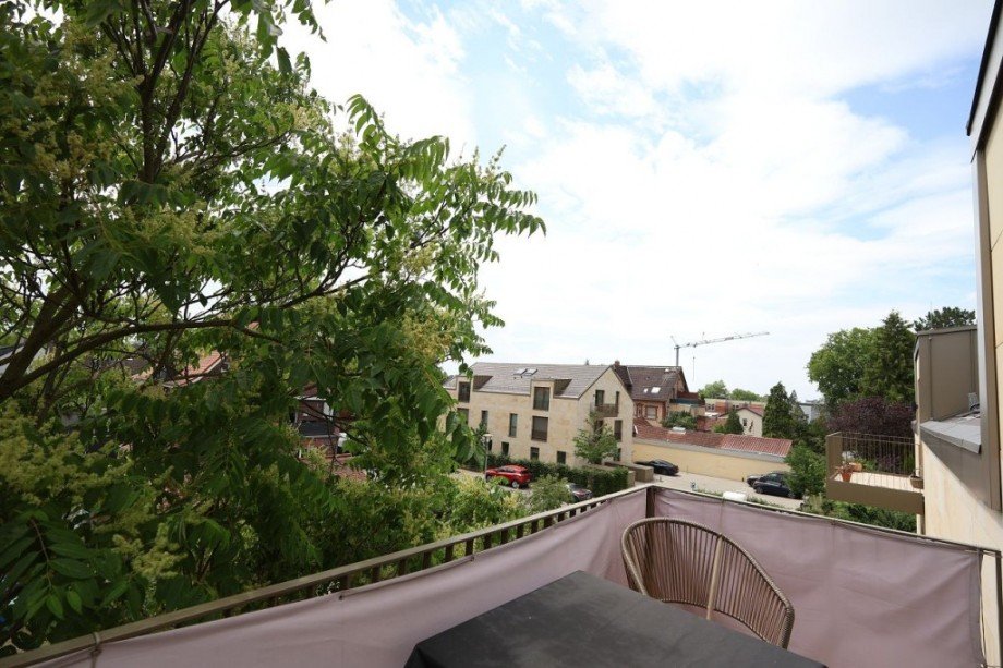 AUSBLICK BALKON Etagenwohnung Darmstadt