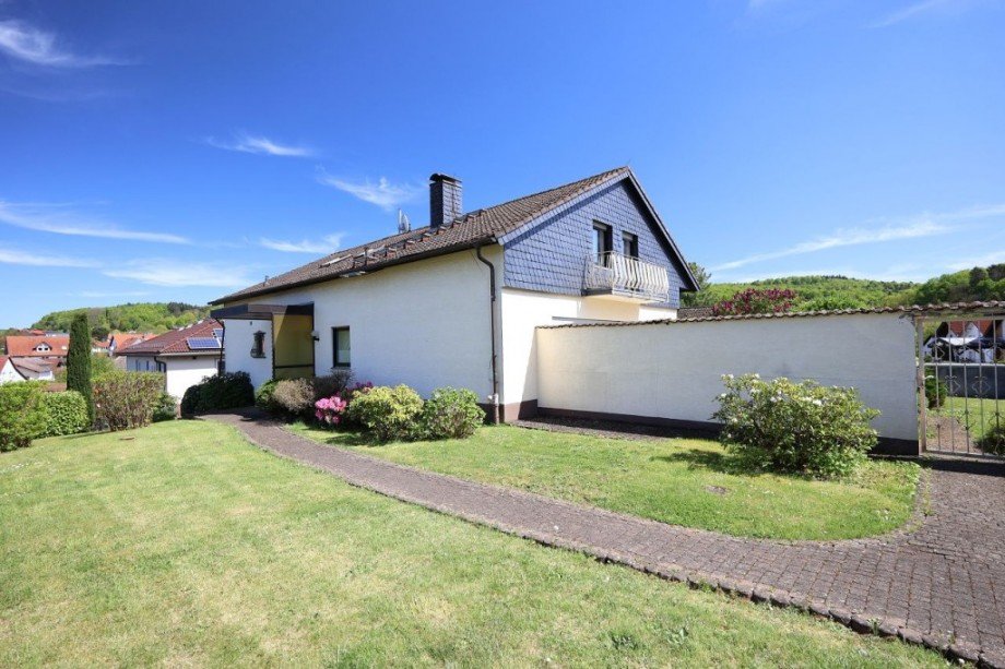 ... INMITTEN VON BRANDAU Zweifamilienhaus Modautal