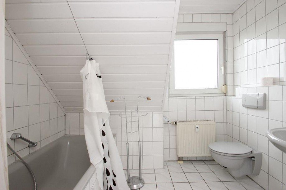 BAD MIT WANNE Etagenwohnung Griesheim