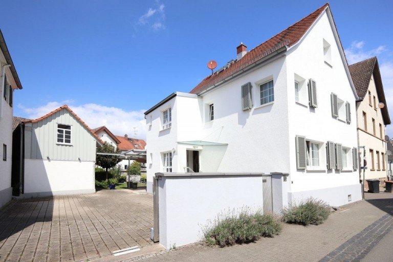 AUSSENANSICHT Darmstadt Einfamilienhaus STILSICHER in Arheilgen ...